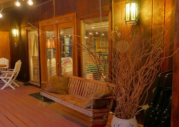 Chalet Artist *